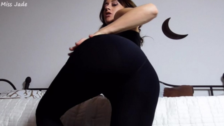 Yoga Ass Sniffing Loser.
